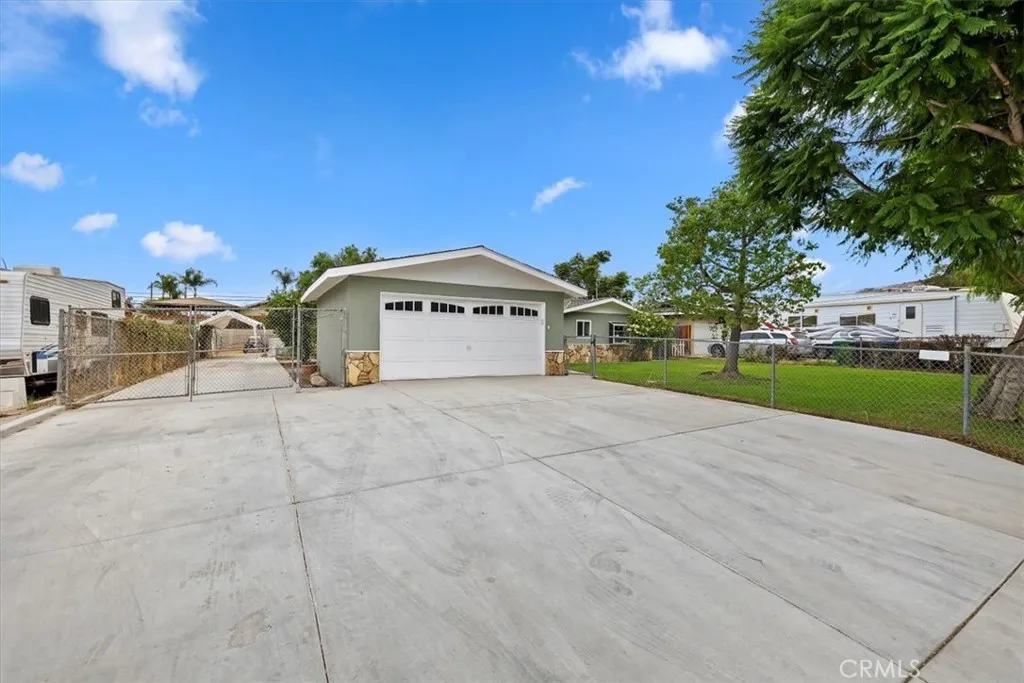 887 Kingman Drive, Norco, California 92860 home-pic-4
