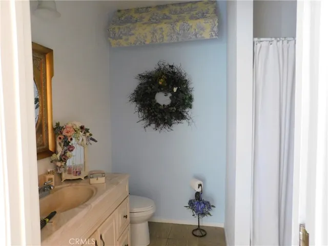 Attached Master Bathroom