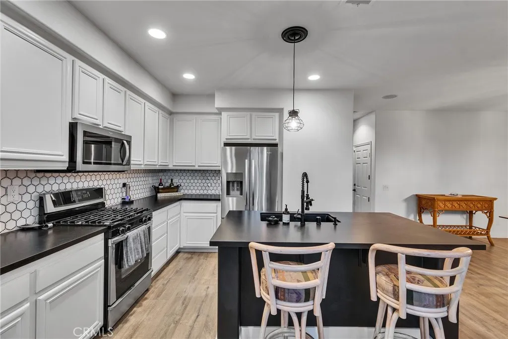 40083 Annapolis Drive, Temecula, California 92591 home-pic-4