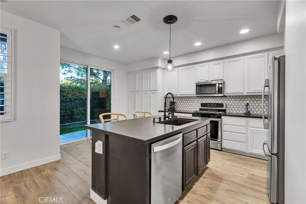 40083 Annapolis Drive, Temecula, California 92591 home-pic-20