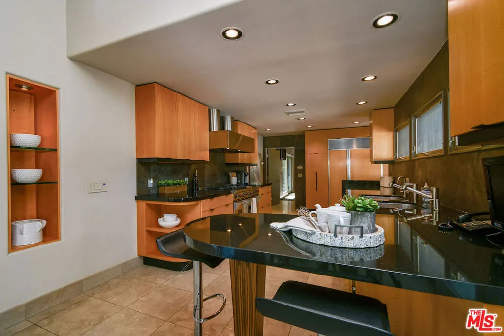 25700 Mulholland Highway, Calabasas, California 91302 home-pic-33