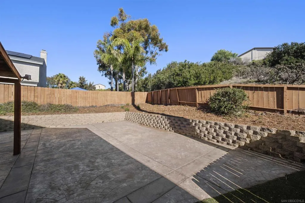 7944 Tinaja Ln, San Diego, California 92139 home-pic-34