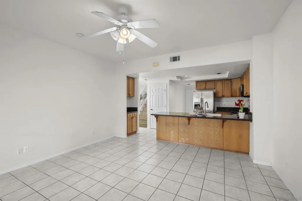 7944 Tinaja Ln, San Diego, California 92139 home-pic-17