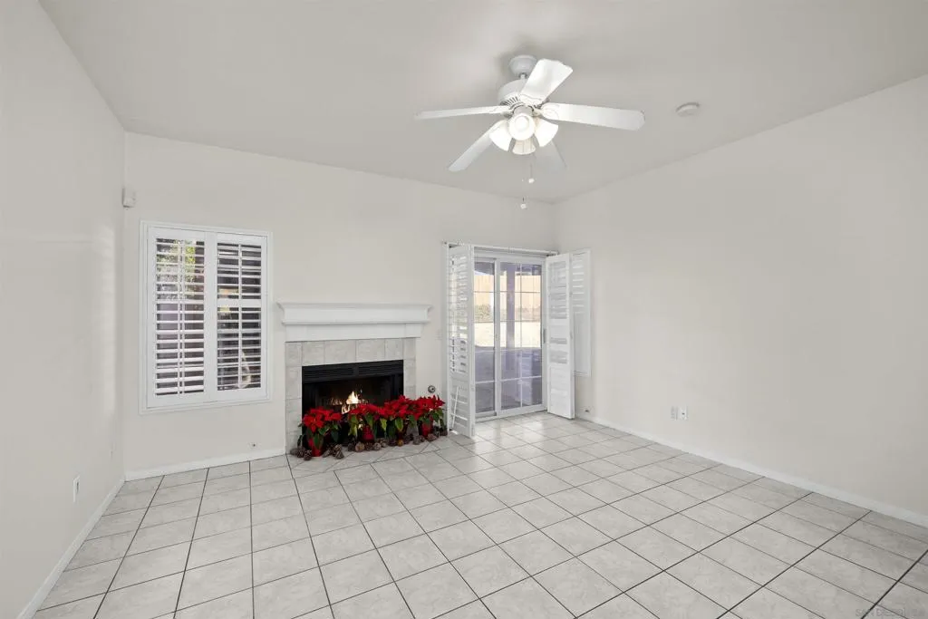 7944 Tinaja Ln, San Diego, California 92139 home-pic-16