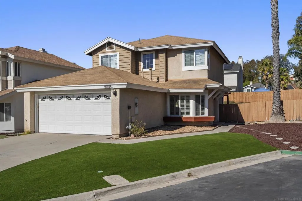 7944 Tinaja Ln, San Diego, California 92139 home-pic-0