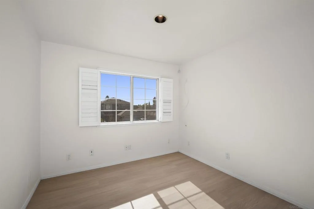7944 Tinaja Ln, San Diego, California 92139 home-pic-26