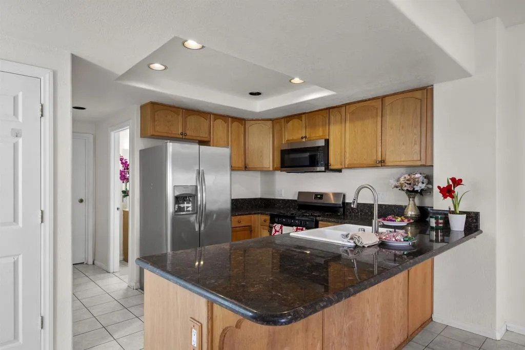 7944 Tinaja Ln, San Diego, California 92139 home-pic-11