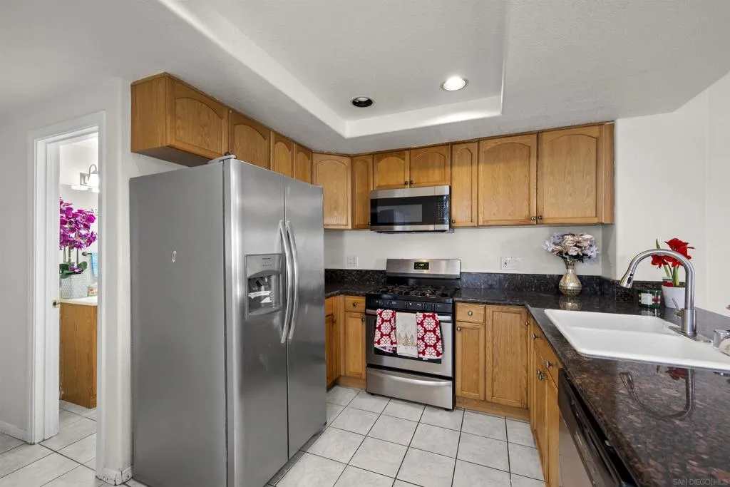 7944 Tinaja Ln, San Diego, California 92139 home-pic-12