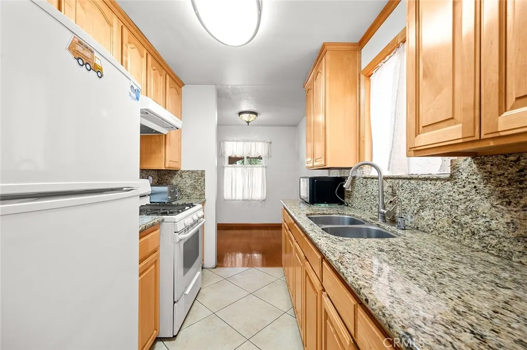 17024 Samgerry, La Puente, California 91744 home-pic-11