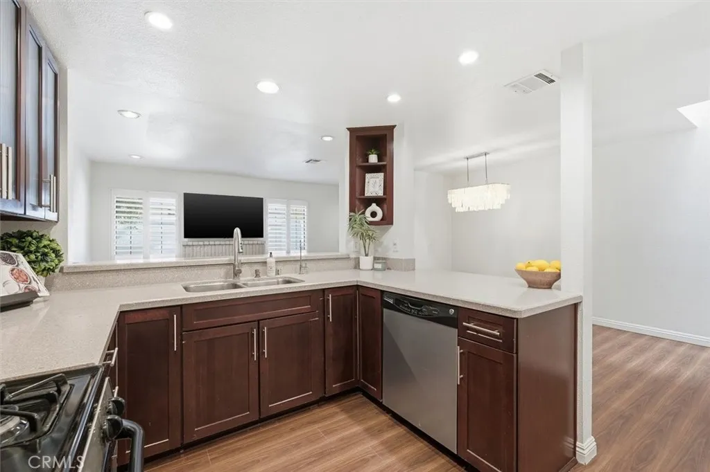 2451 Artesia Boulevard 45, Torrance, California 90504 home-pic-12
