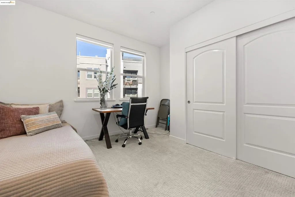 2836 Tradewind Dr, Alameda, California 94501 home-pic-20