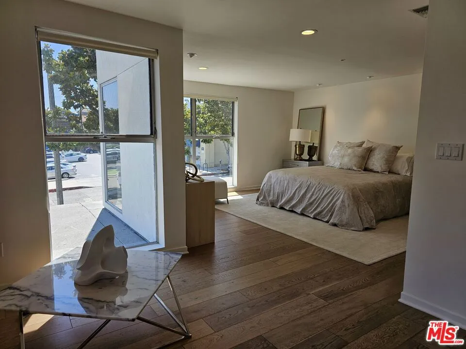 gallery-image 3