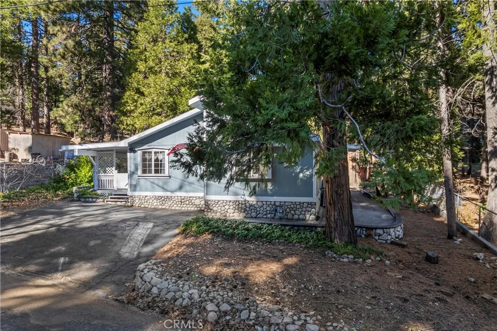 2113 Spring Oak, Running Springs, California 92382 home-pic-32