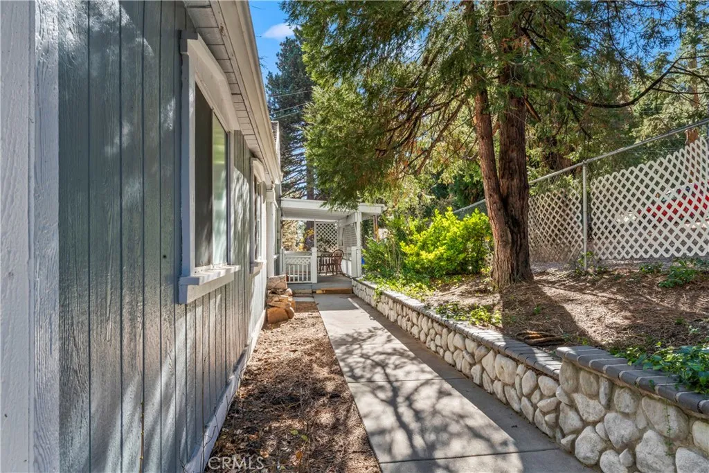 2113 Spring Oak, Running Springs, California 92382 home-pic-28