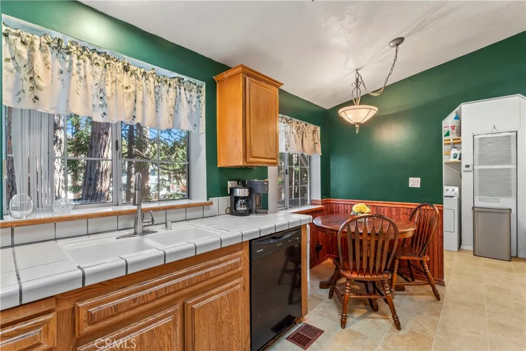 2113 Spring Oak, Running Springs, California 92382 home-pic-16