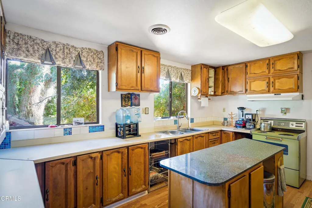 1400 Park Drive, Ojai, California 93023 home-pic-19