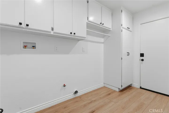 Laundry Room (Downstairs)