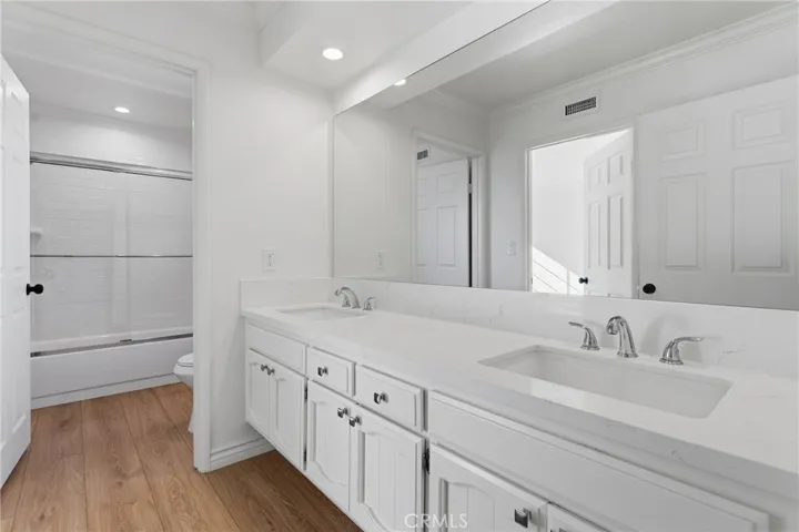 Bathroom - Jack & Jill