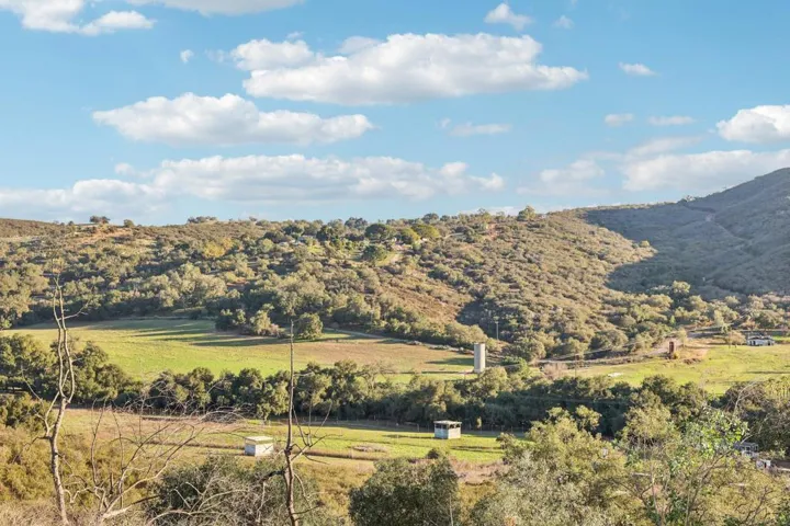 331-web-or-mls-26086 Bear Valley Heights