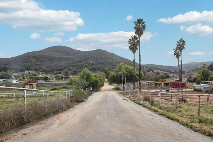 328-web-or-mls-26086 Bear Valley Heights