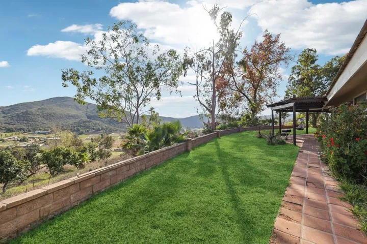 94-web-or-mls-26086 Bear Valley Heights