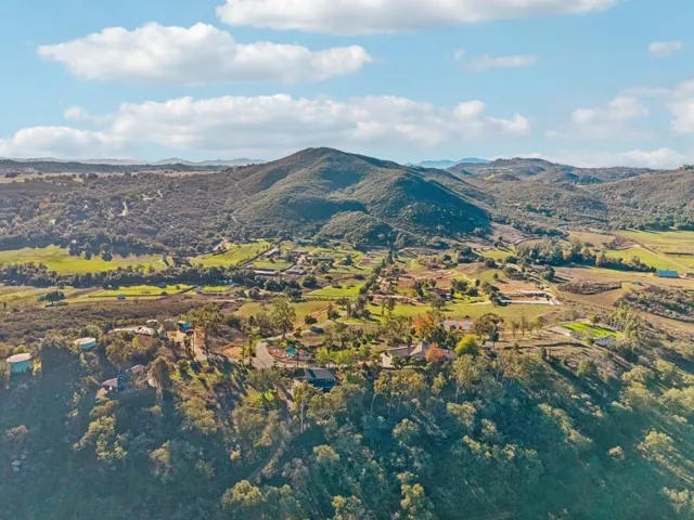 341-web-or-mls-26086 Bear Valley Heights