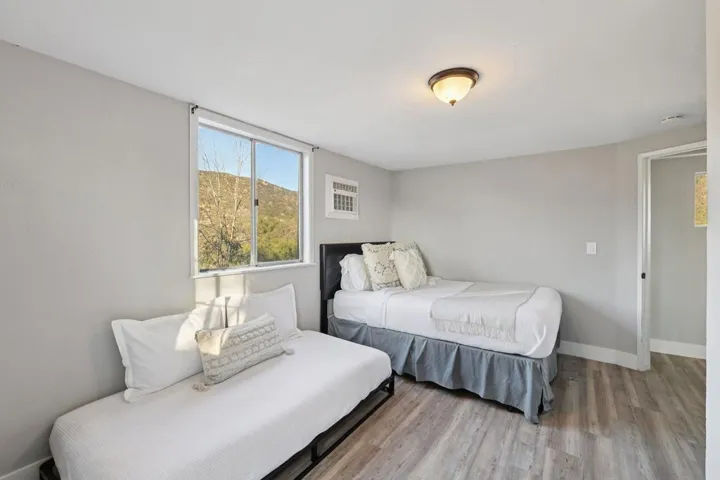 234-web-or-mls-26086 Bear Valley Heights