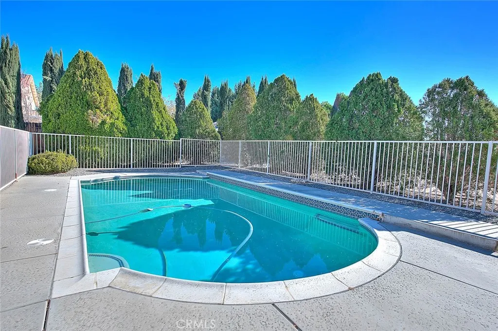 19149 Catalina, Apple Valley, California 92308 home-pic-46