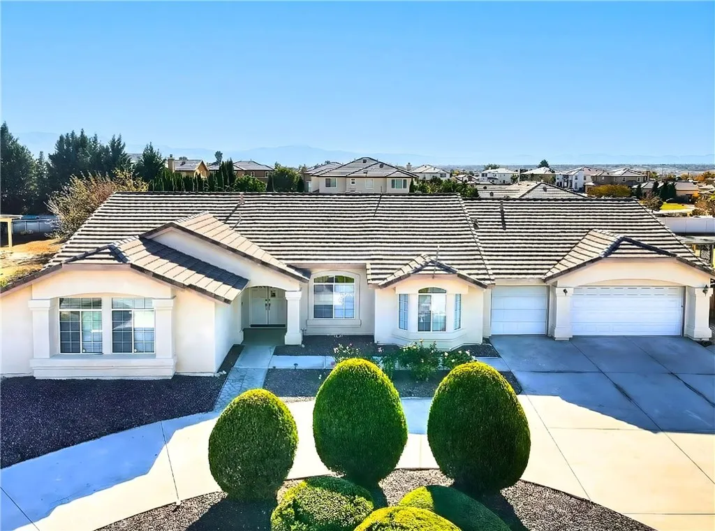 19149 Catalina, Apple Valley, California 92308 home-pic-0