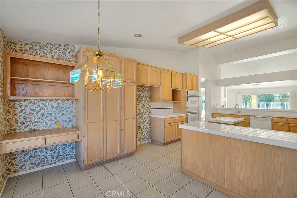 19149 Catalina, Apple Valley, California 92308 home-pic-17