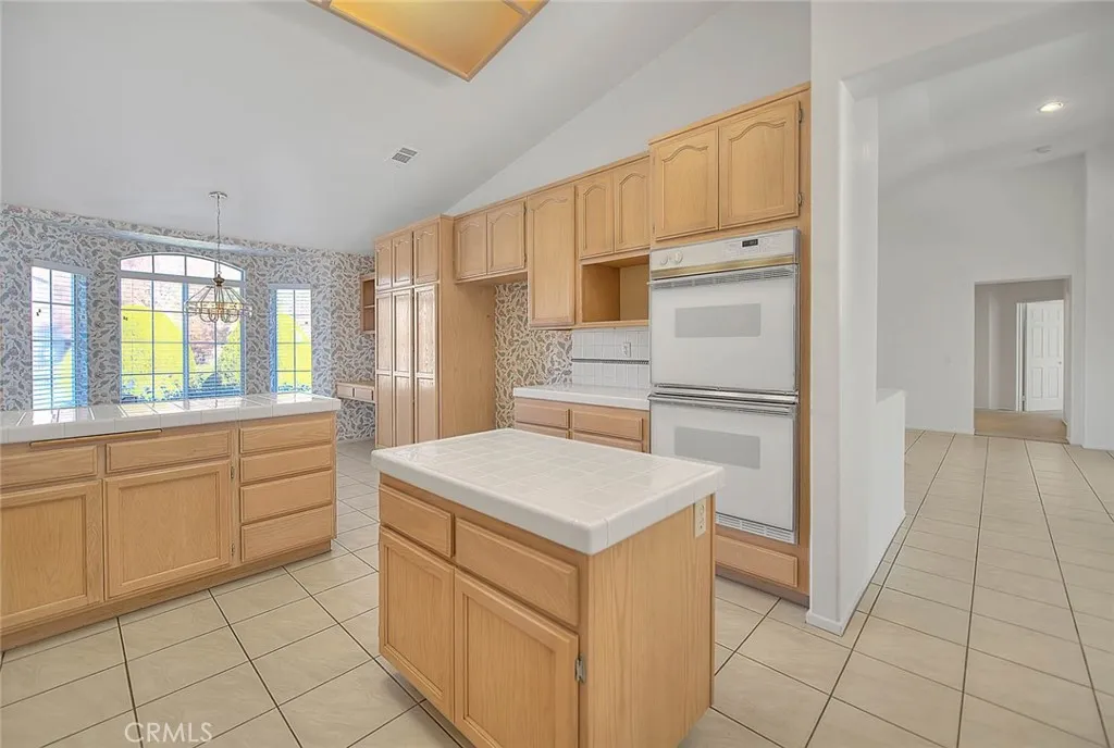 19149 Catalina, Apple Valley, California 92308 home-pic-21