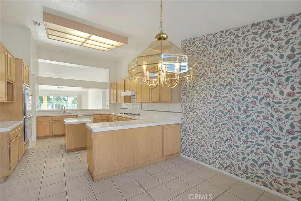 19149 Catalina, Apple Valley, California 92308 home-pic-18