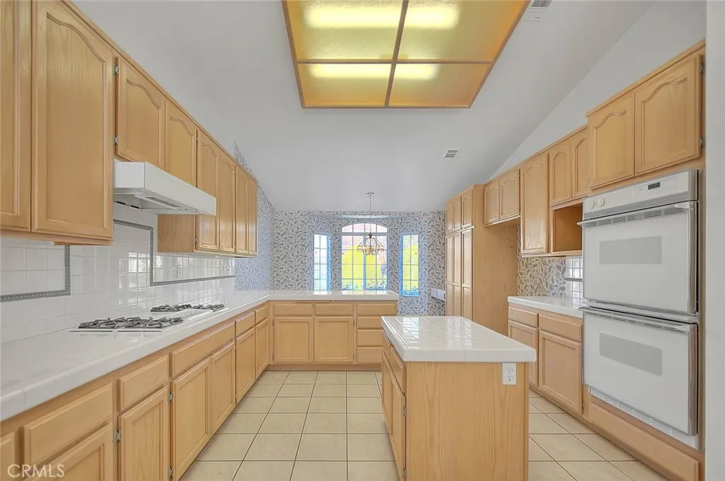19149 Catalina, Apple Valley, California 92308 home-pic-19