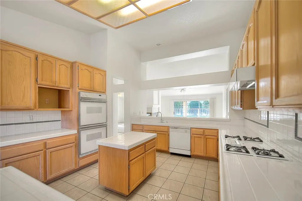 19149 Catalina, Apple Valley, California 92308 home-pic-24