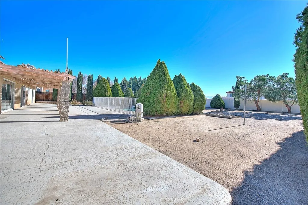 19149 Catalina, Apple Valley, California 92308 home-pic-50