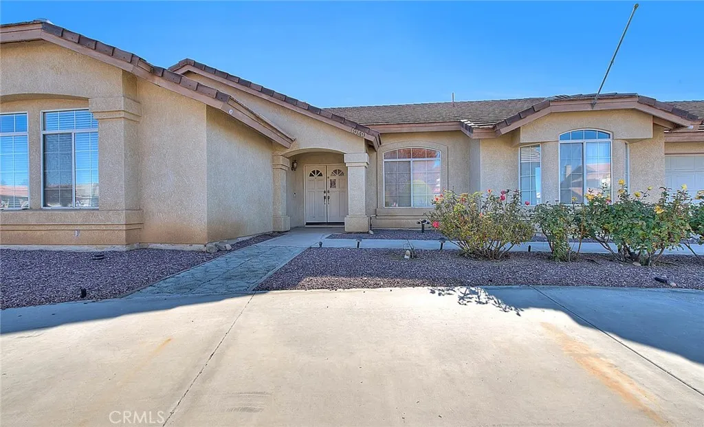 19149 Catalina, Apple Valley, California 92308 home-pic-2