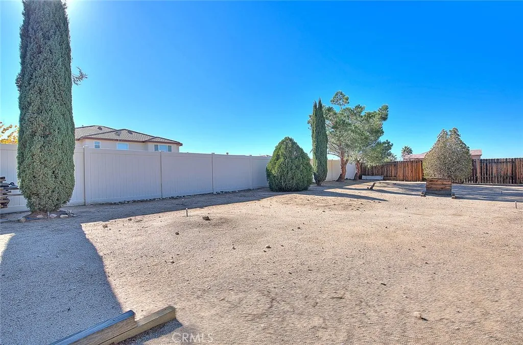 19149 Catalina, Apple Valley, California 92308 home-pic-52