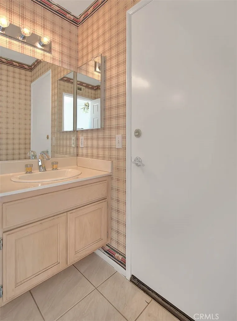 19149 Catalina, Apple Valley, California 92308 home-pic-43