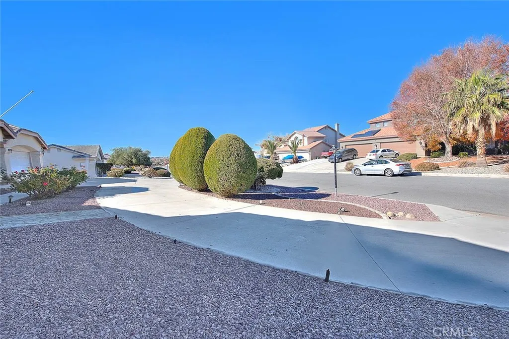 19149 Catalina, Apple Valley, California 92308 home-pic-5