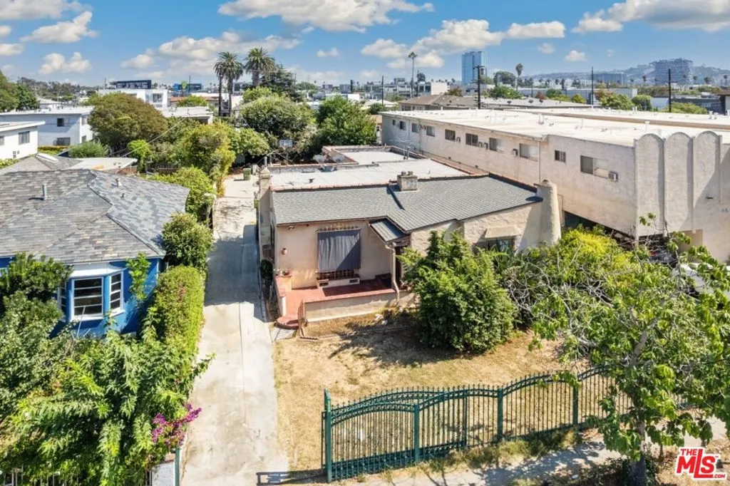 2624 S Garth Avenue, Los Angeles, California 90034 home-pic-16