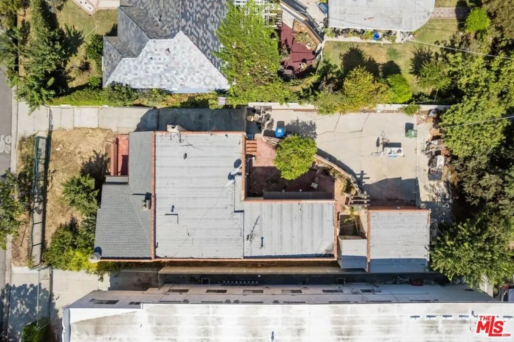 2624 S Garth Avenue, Los Angeles, California 90034 home-pic-18