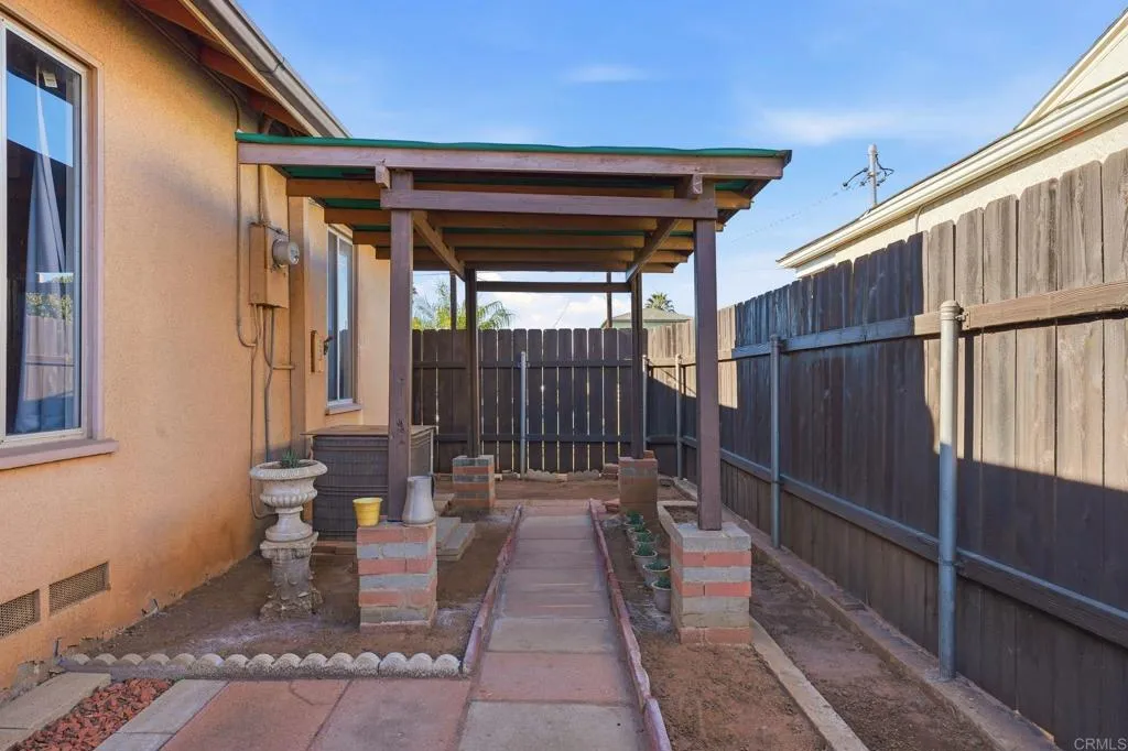 215 Ash Avenue, Chula Vista, California 91910 home-pic-34