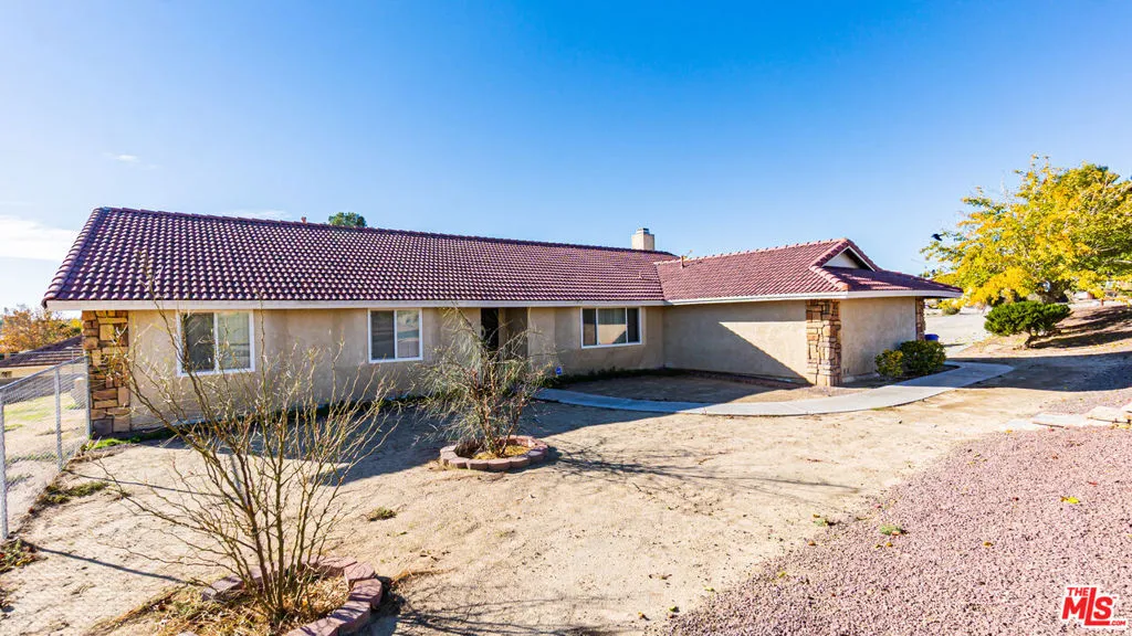 26665 Lakeview Drive, Helendale, California 92342 home-pic-32