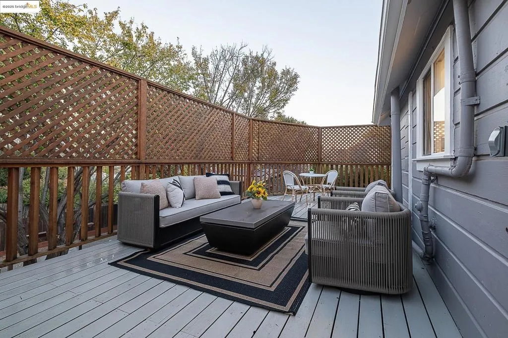 2050 E 30th St, Oakland, California 94606 home-pic-42