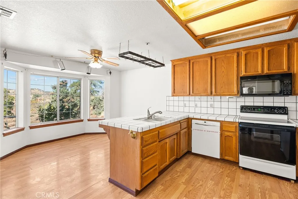 47536 3 Points Road, Lake Hughes, California 93532 home-pic-35