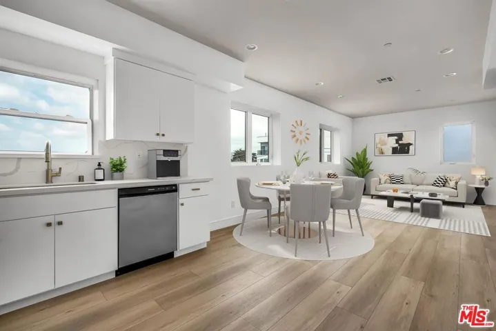 4703 Saturn Street 1/2, Los Angeles, California 90019