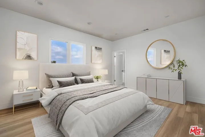 4703 Saturn Street 1/2, Los Angeles, California 90019