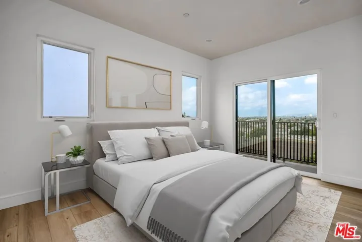 4703 Saturn Street 1/2, Los Angeles, California 90019