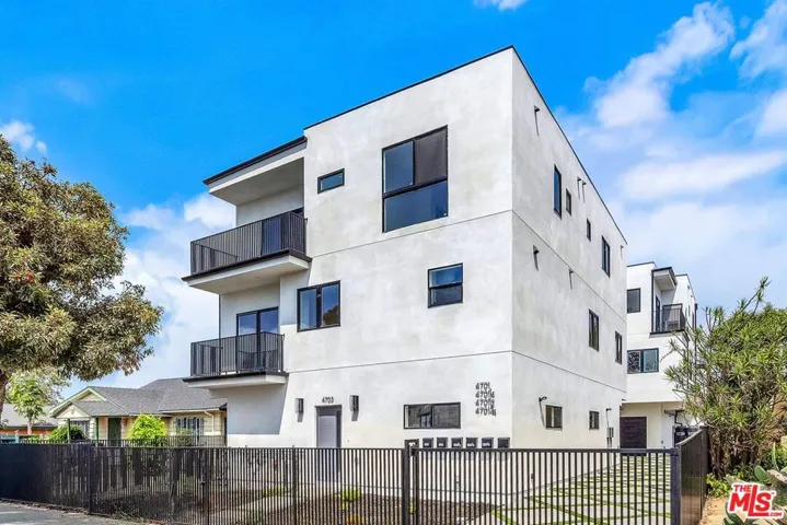 4703 Saturn Street 1/2, Los Angeles, California 90019