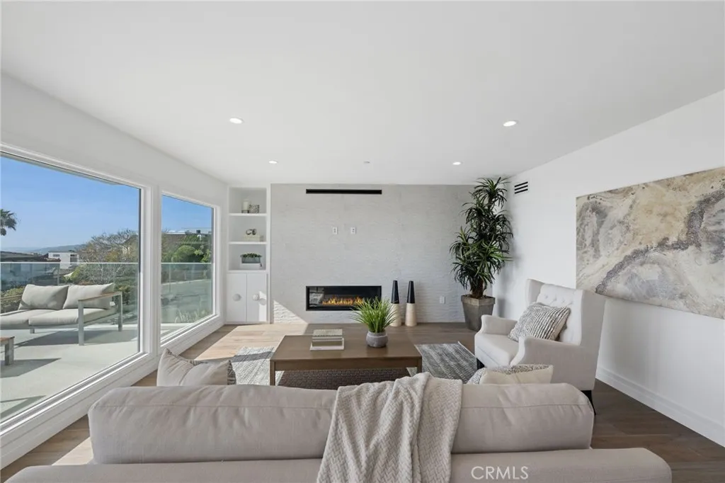 723 Balboa Avenue, Laguna Beach, California 92651 home-pic-15